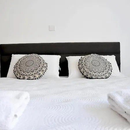 Zenobia Luxury City/beach Apts No.1 Apartment *
